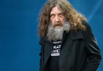 Unveiling Alan Moore: The Literary Wizard of Comics in 5 Essential Publications