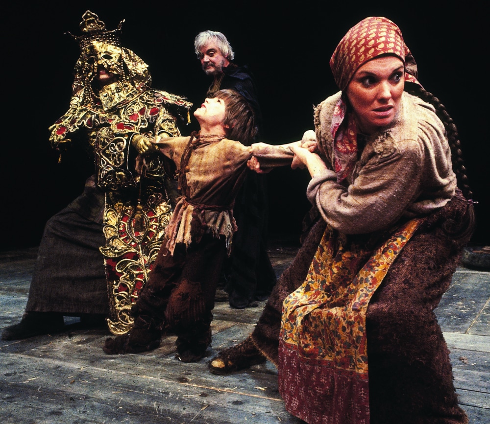 7 Captivating Insights into Brecht’s The Caucasian Chalk Circle